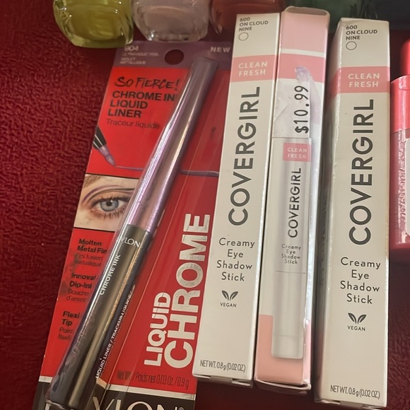 Makeup Bundle NWT - Picture 2 of 3